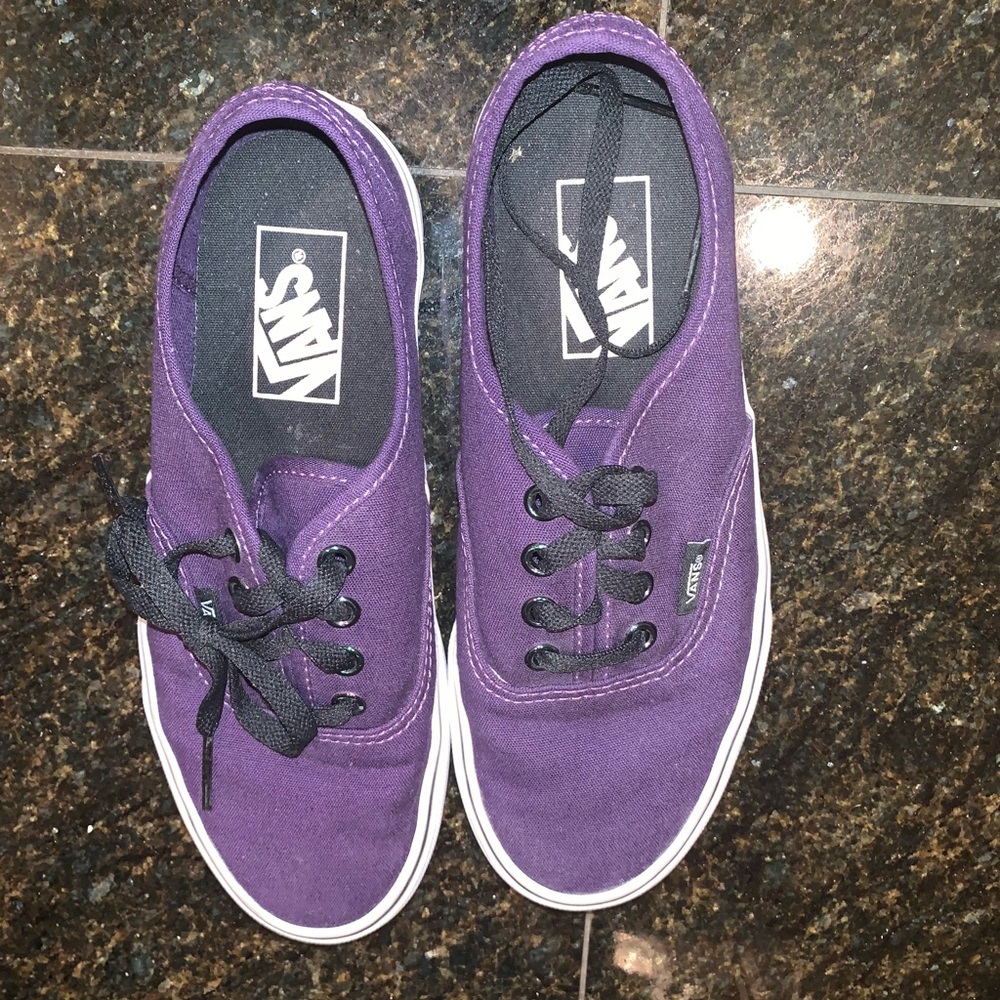 NEW AUTHENTIC VANS sneakers in blackberry - Picture 4 of 7